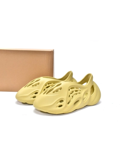 POP  Yeezy Foam Runner Sulfur, GV6775 01