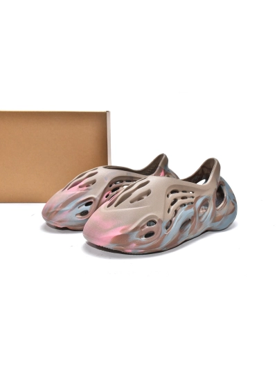 POP  Yeezy Foam RNNR MX Sand Grey, GY3969 01