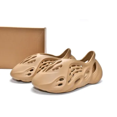 POP  Yeezy Foam RNNR Ochre, GW3354 01