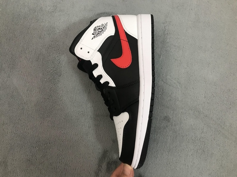 POP  Jordan 1 Mid White Shadow, 554724-075