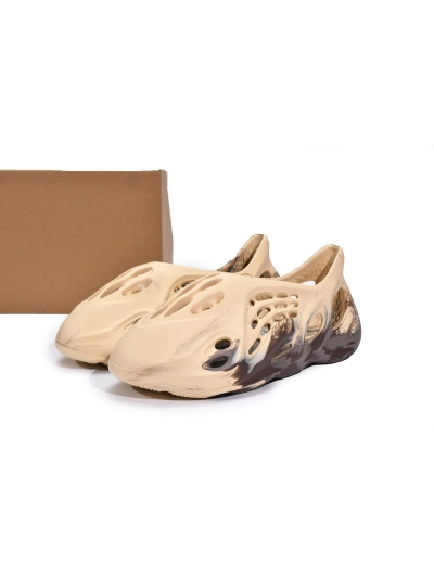 POP  Yeezy Foam RNNR MX Cream Clay, GX8774 01