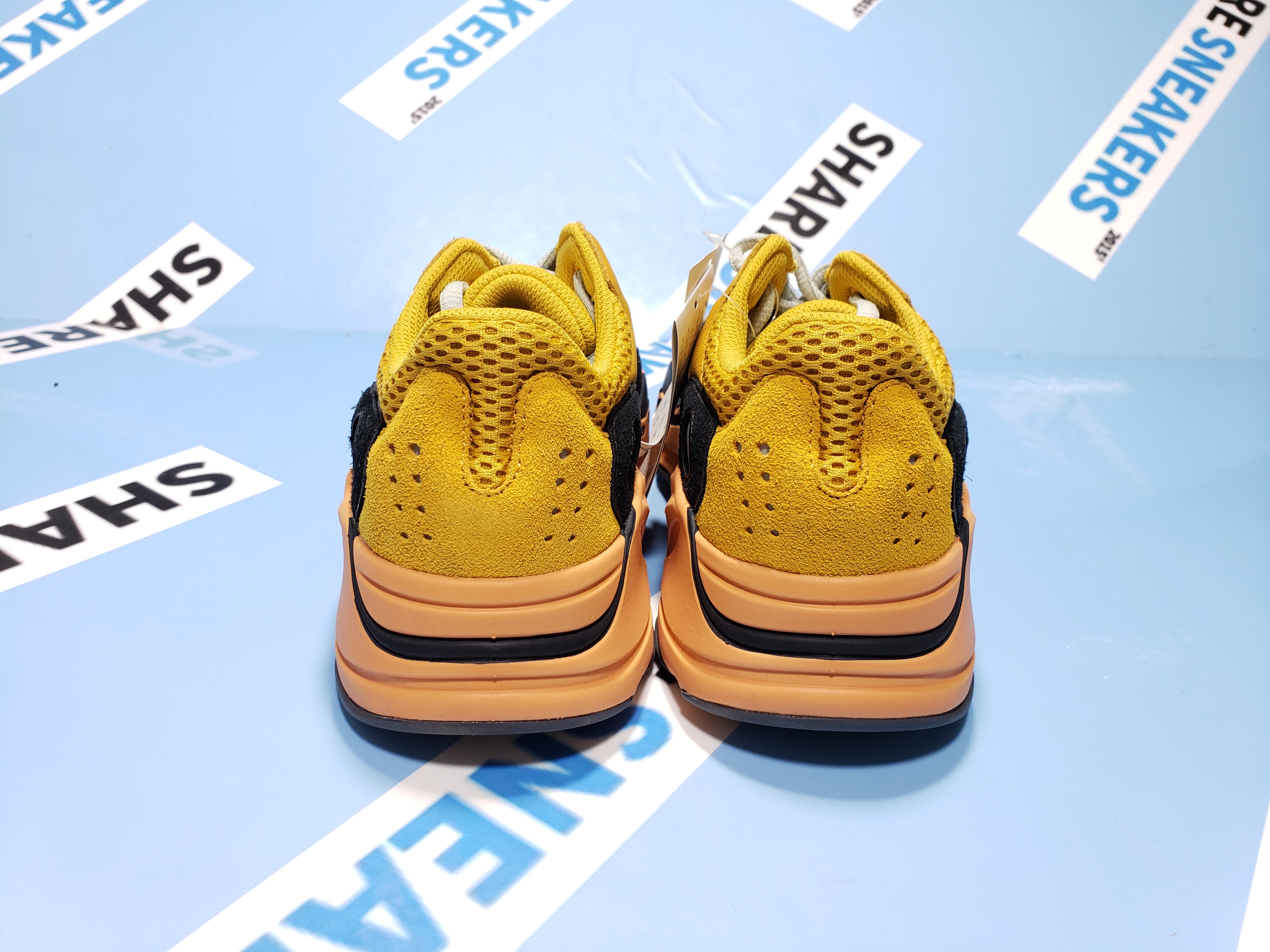 POP  Yeezy Boost 700 Sun, GZ6984 