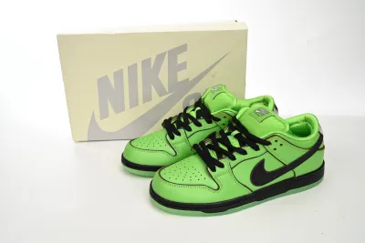 PKGoden  The Powerpuff Girls x Nike SB Dunk Low Buttercup FZ8319-300 01