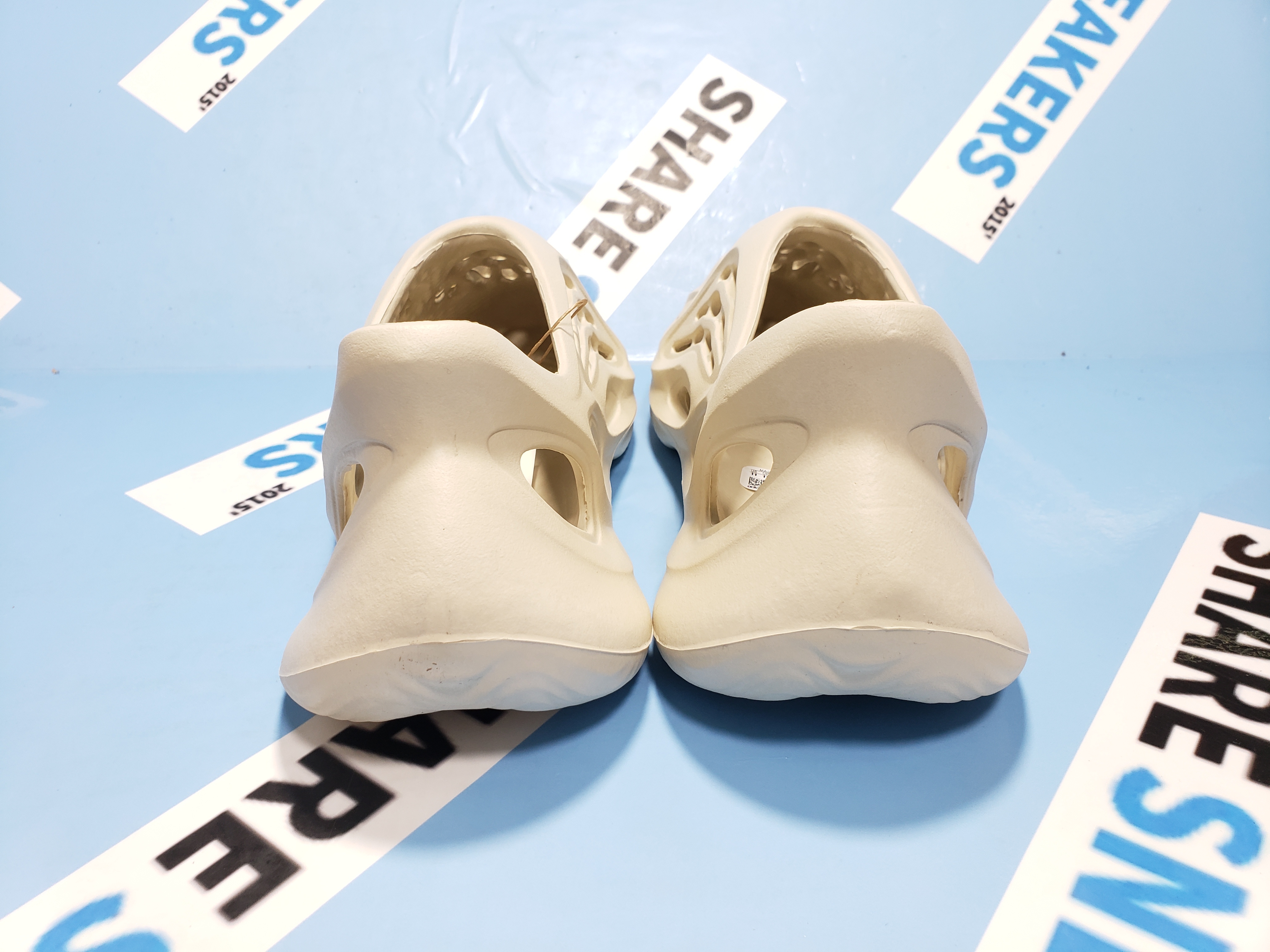 POP Yeezy foam runners sand, FY4567 