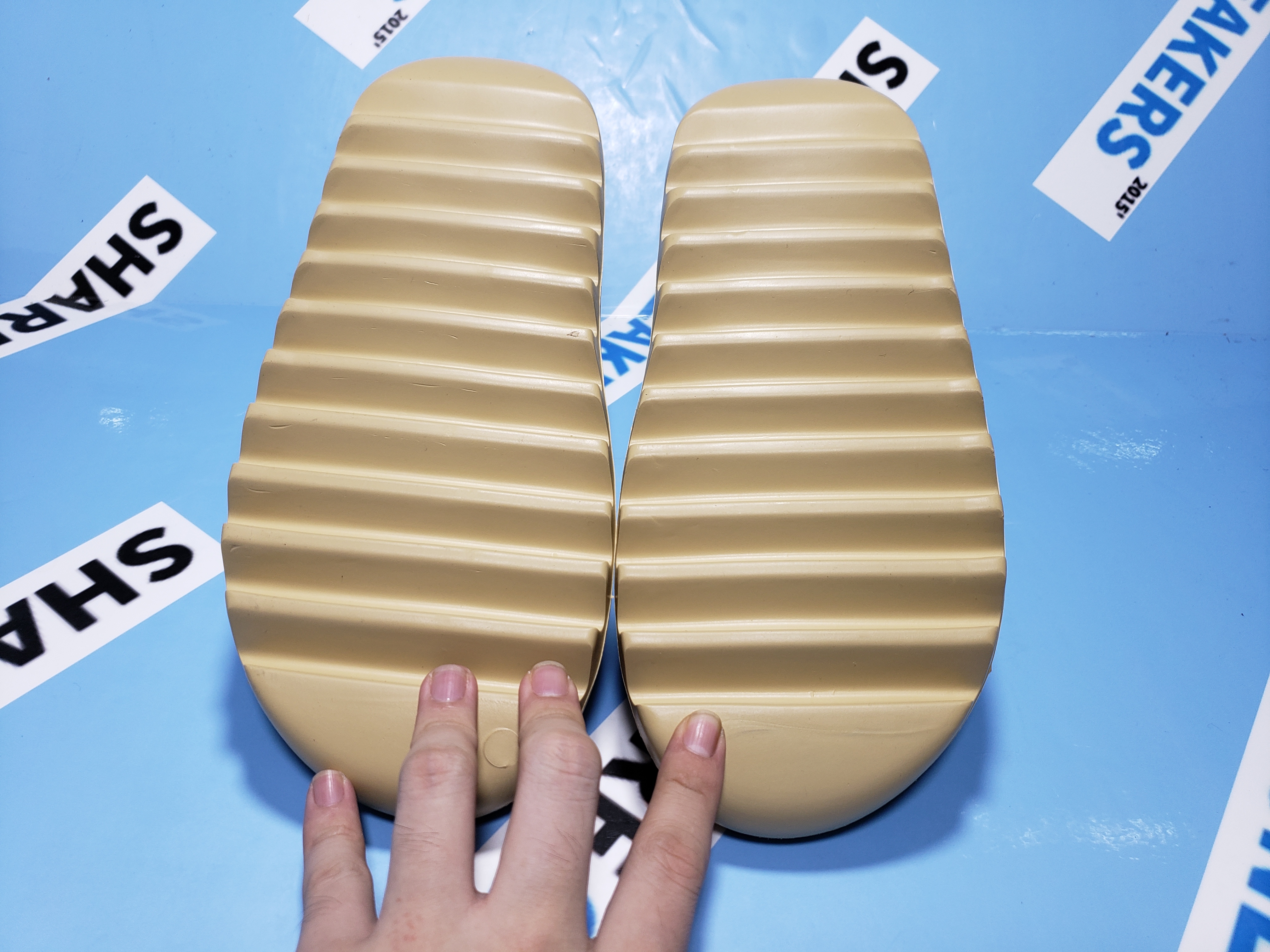 POP  Yeezy Slide Desert Sand, FW6344 