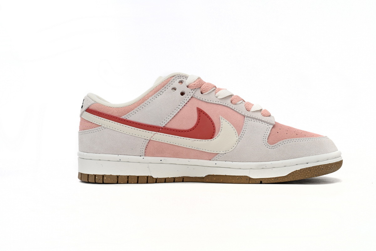 PKGoden  SB Dunk Low Year of the Rabbit, DO9457-100