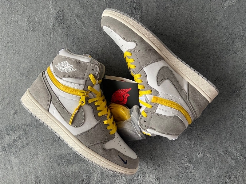 PKGoden  |  Jordan 1 High Switch Light Smoke, CW6576-100