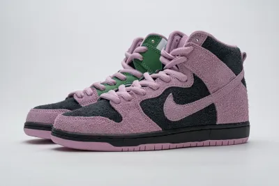 PKGoden  SB Dunk High Pro Prm “Invert Celtics”,  CU7349-001 01