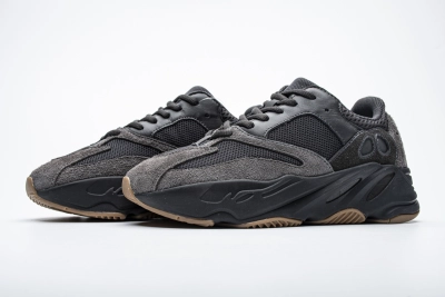 POP  Yeezy Boost 700  Utility Black, FV5304 01