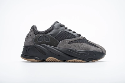 POP  Yeezy Boost 700  Utility Black, FV5304 02
