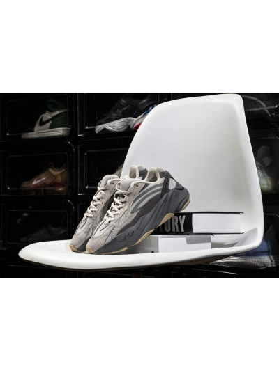 POP  Yeezy Boost 700 V2 Tephra, FU7914 02