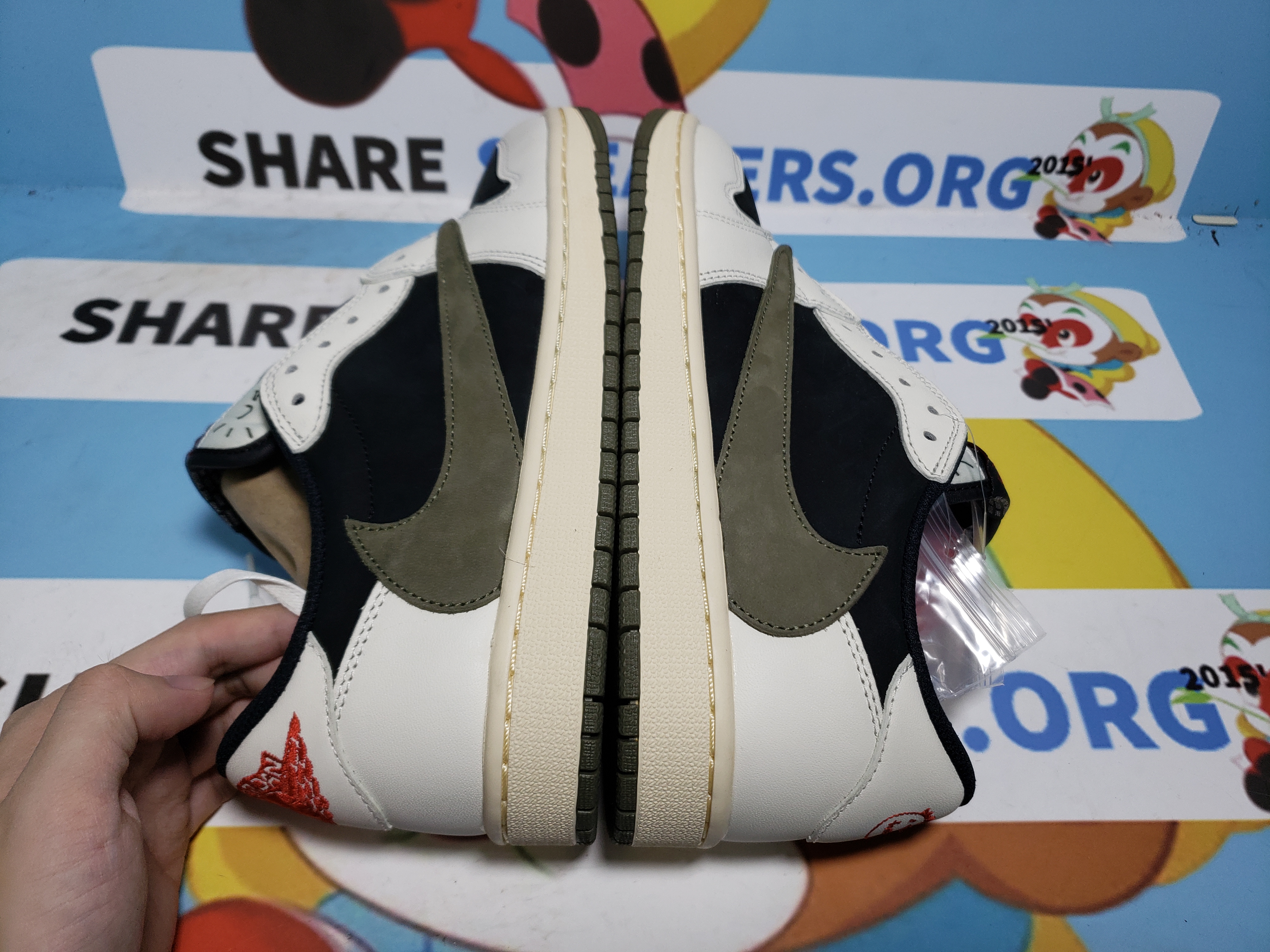 PKGoden  Travis Scott x Air Jordan 1 Low OG Olive, DZ4137-106