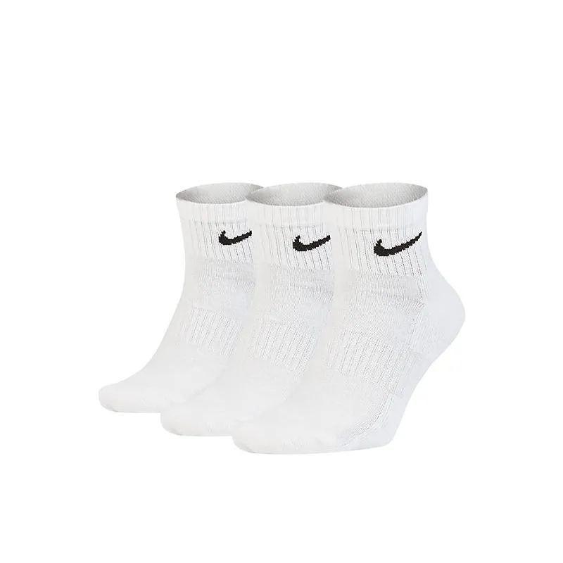 PKGoden Nike A Pair Of Meddle White Socks( Will put in your shoes order)