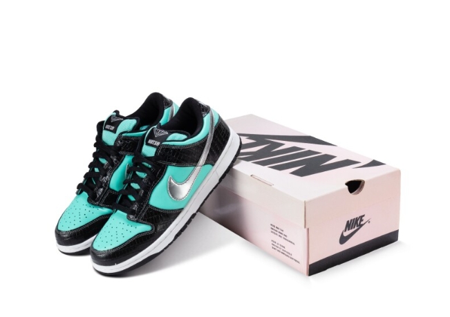 SB Dunk Low Pro ‘Diamond Supply Co. Tiffany Replica, 304292-402