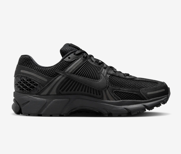 Zoom Vomero 5 Triple Black Reps