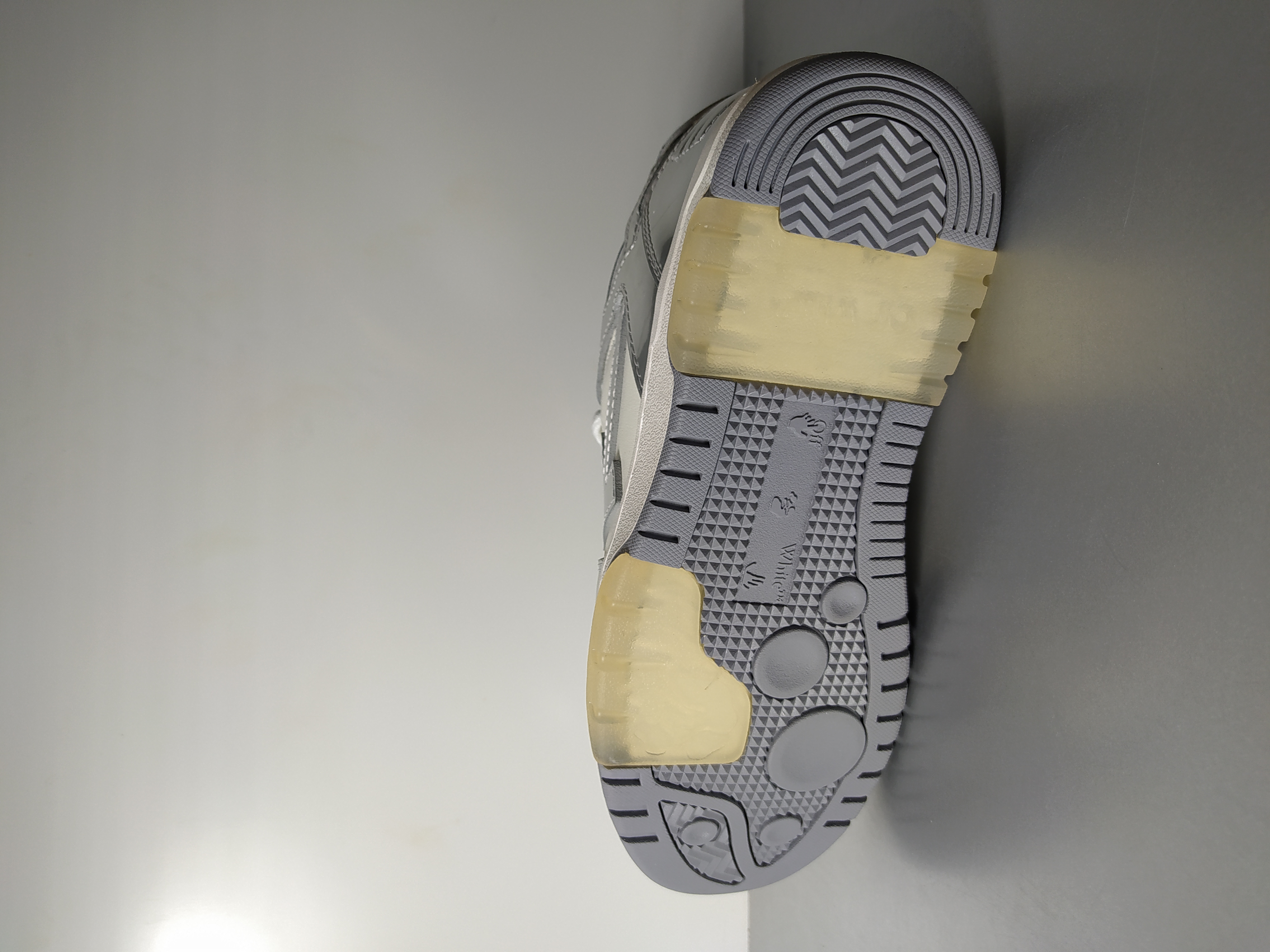 PKGoden Off-White Out of Office White Silver, OMIA189F 24LEA00E 0172