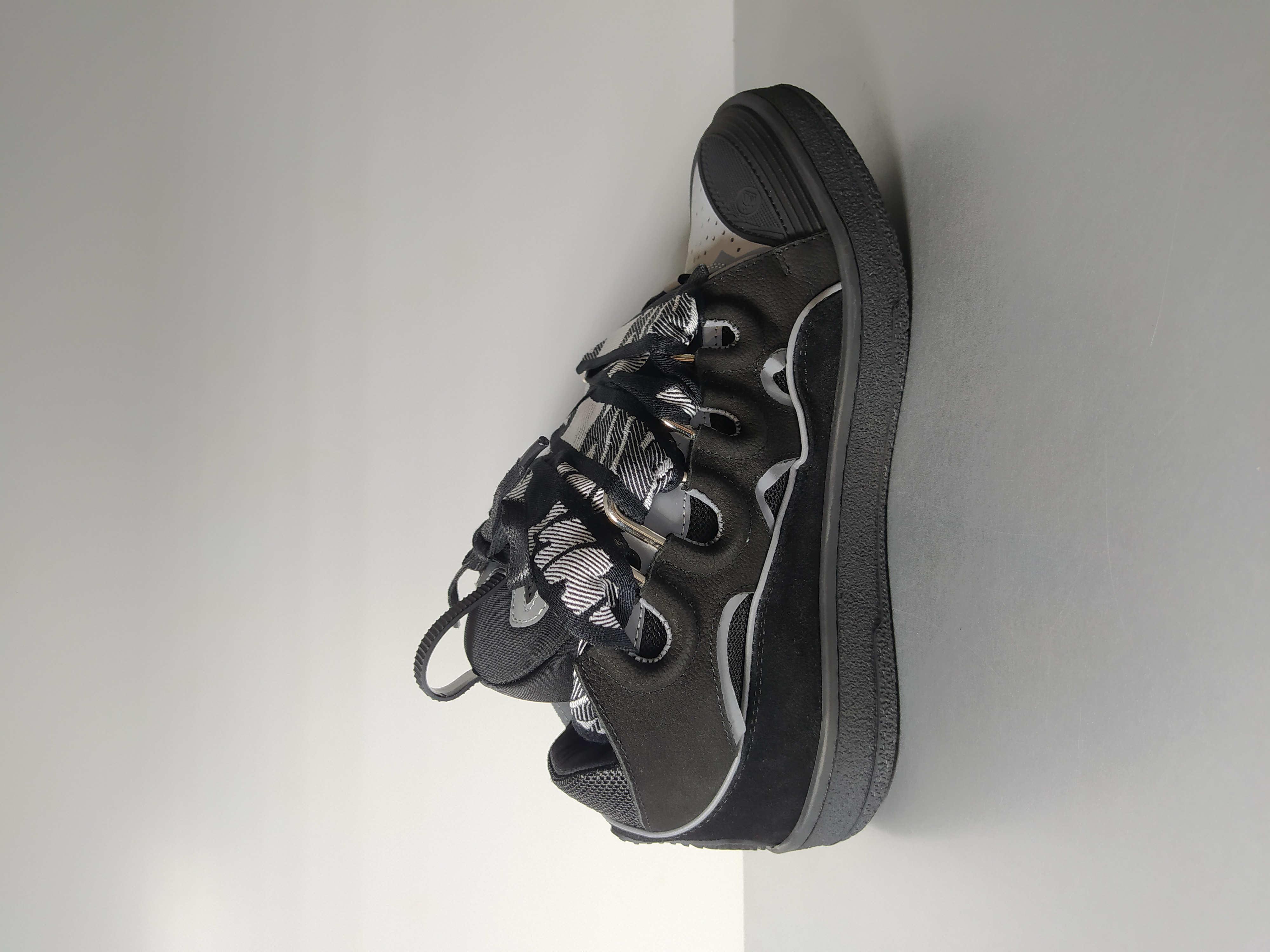 PKGoden LANVIN White Black