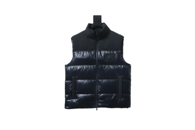 Moose knuckless Glossy down vest Black / White 01