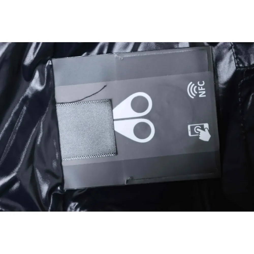 Moose knuckless Glossy down vest Black / White