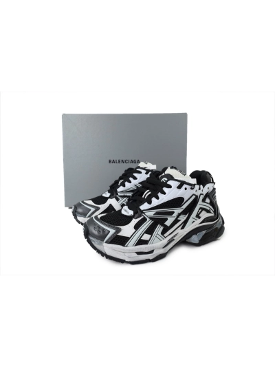 PKGoden Balenciaga Runner Black White 677403 W3RB2 9010 02