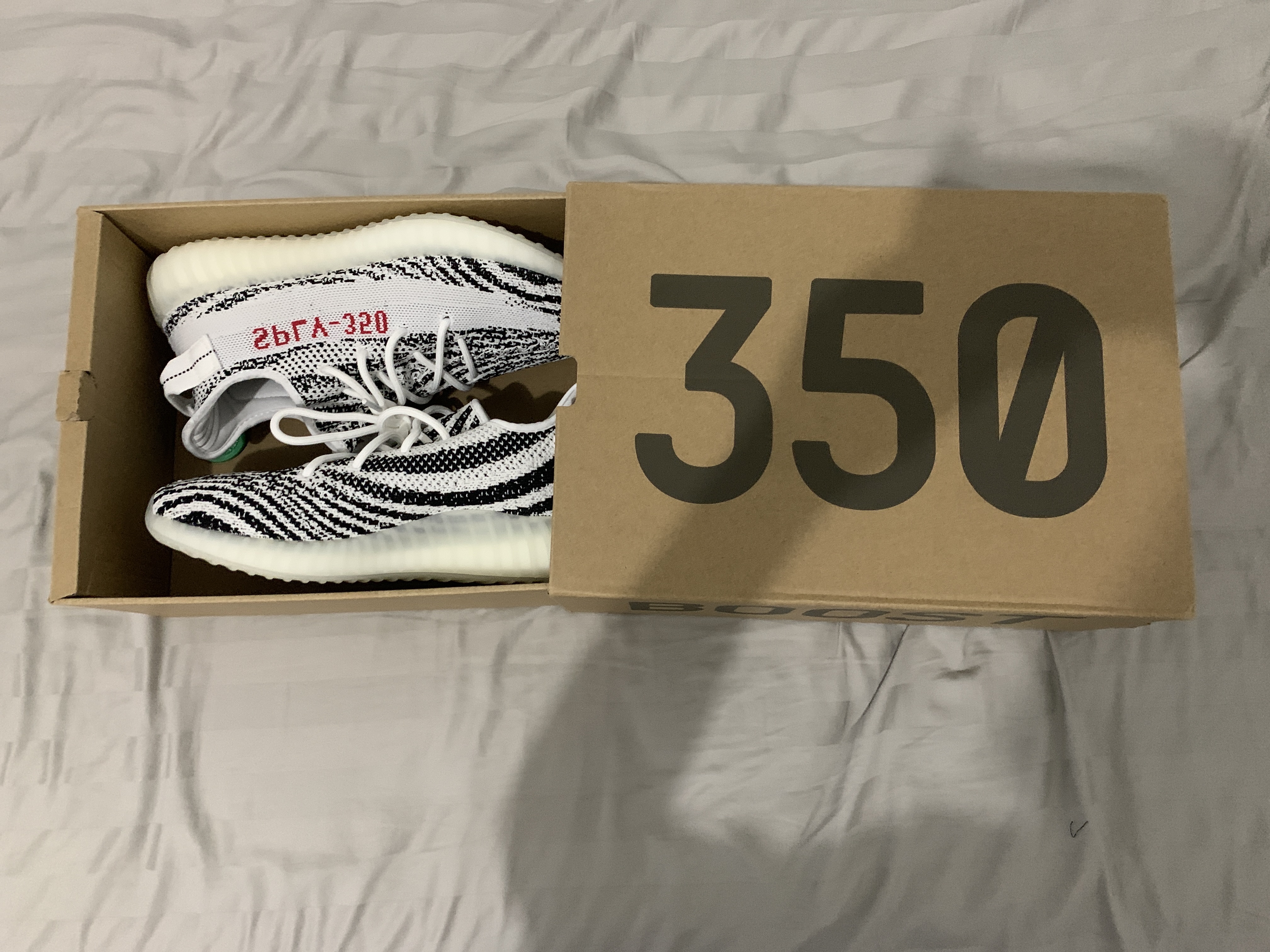 POP Yeezy Boost 350 V2 Zebra, CP9654 review Alessandro laber