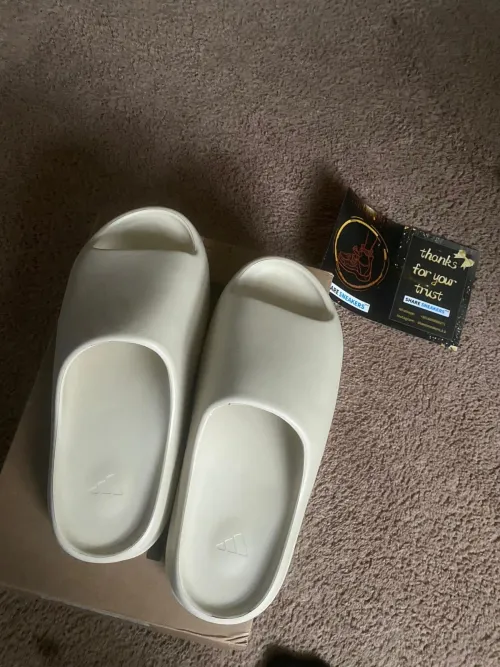 POP Yeezy Slide Bone, FW6345 review 