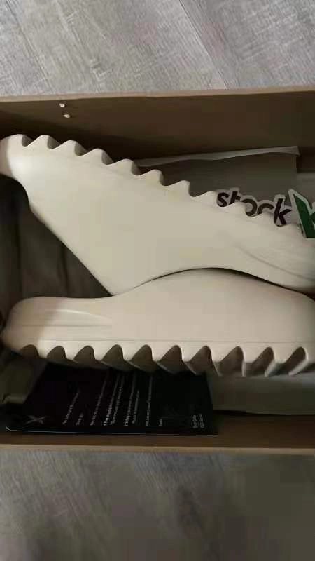 POP Yeezy Slide Bone, FW6345 review 