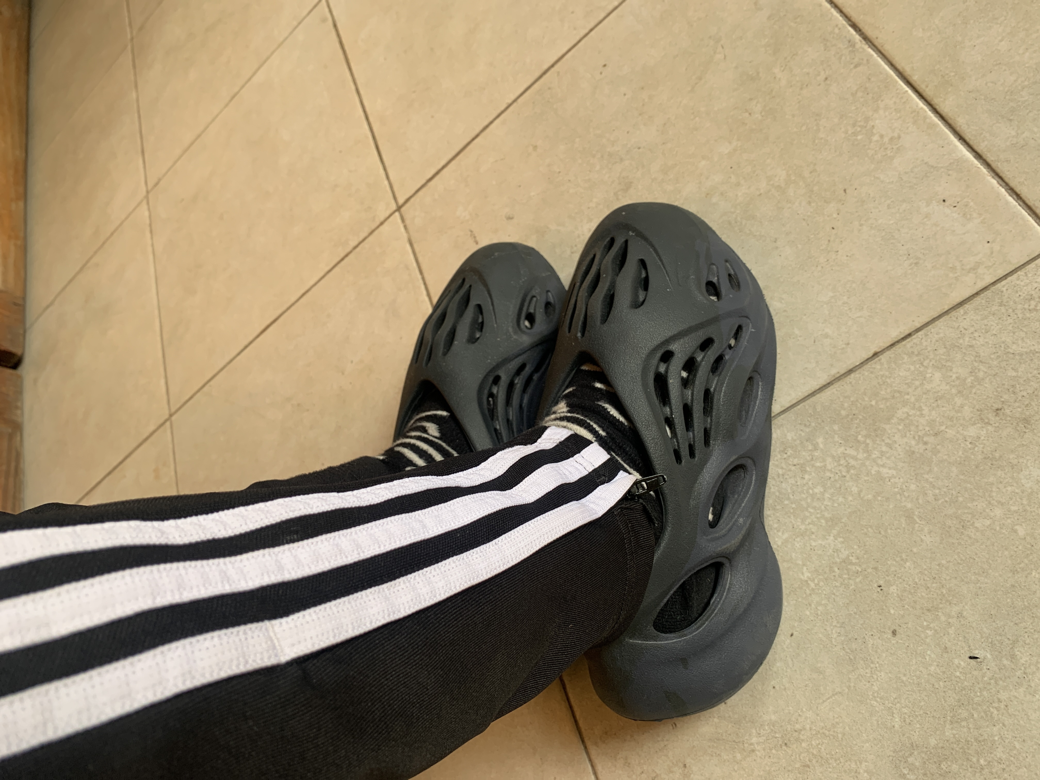 POP  Yeezy foam runners Mineral Blue, GV7903  review Chakir Pierre 02