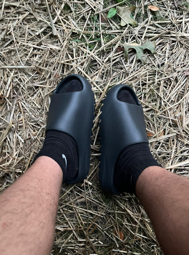 POP adidas Yeezy Slide Onyx, HQ6448 review CHRISTOPHER 01