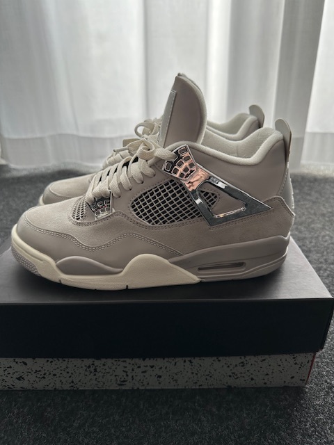 PKGoden Jordan 4 Retro Frozen Moments,  AQ9129-001 review Peter 01