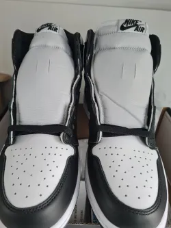 POP  Jordan 1 Retro Black White (2014), 555088-010 review Batu 01