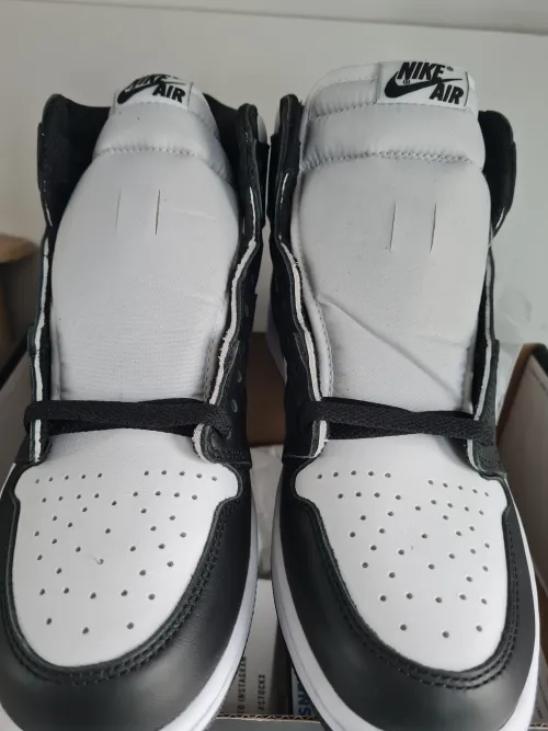 POP  Jordan 1 Retro Black White (2014), 555088-010 review 