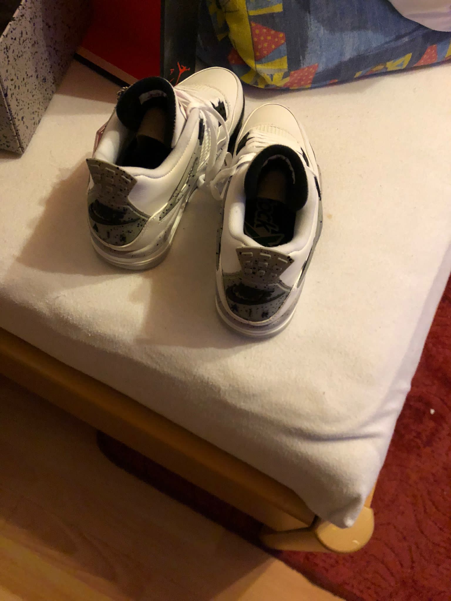 PKGoden Jordan 4 Retro White Cement, 840606-192 review Rafael Schebella 02