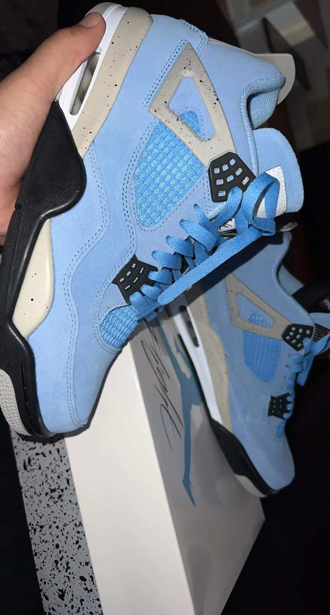 PKGoden Jordan 4 Retro University Blue, CT8527-400 review Antonianer