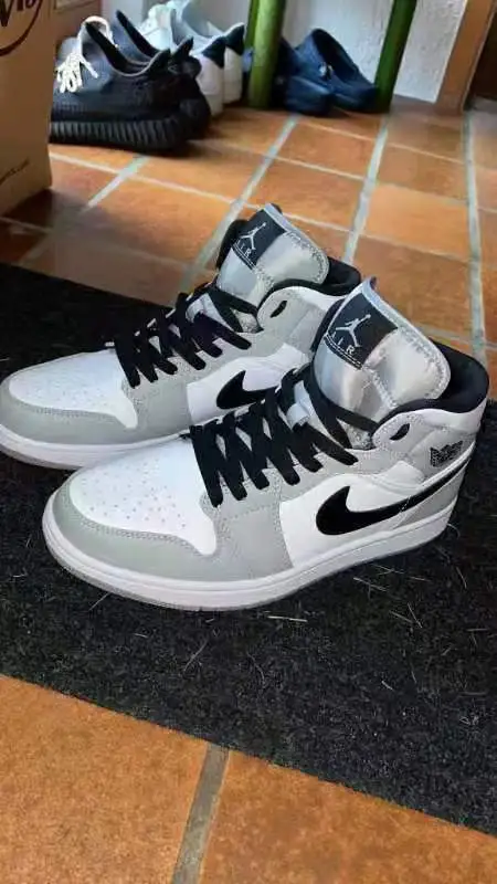 POP  Jordan 1 Mid Light Smoke Grey，554724-092 review 