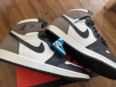POP  Jordan 1 Retro High Dark Mocha,555088-105 review Sebi 01