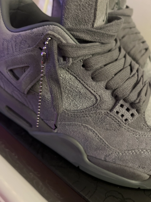 PKGoden KAWS X Air Jordan 4 Retro, 930155-003 review 