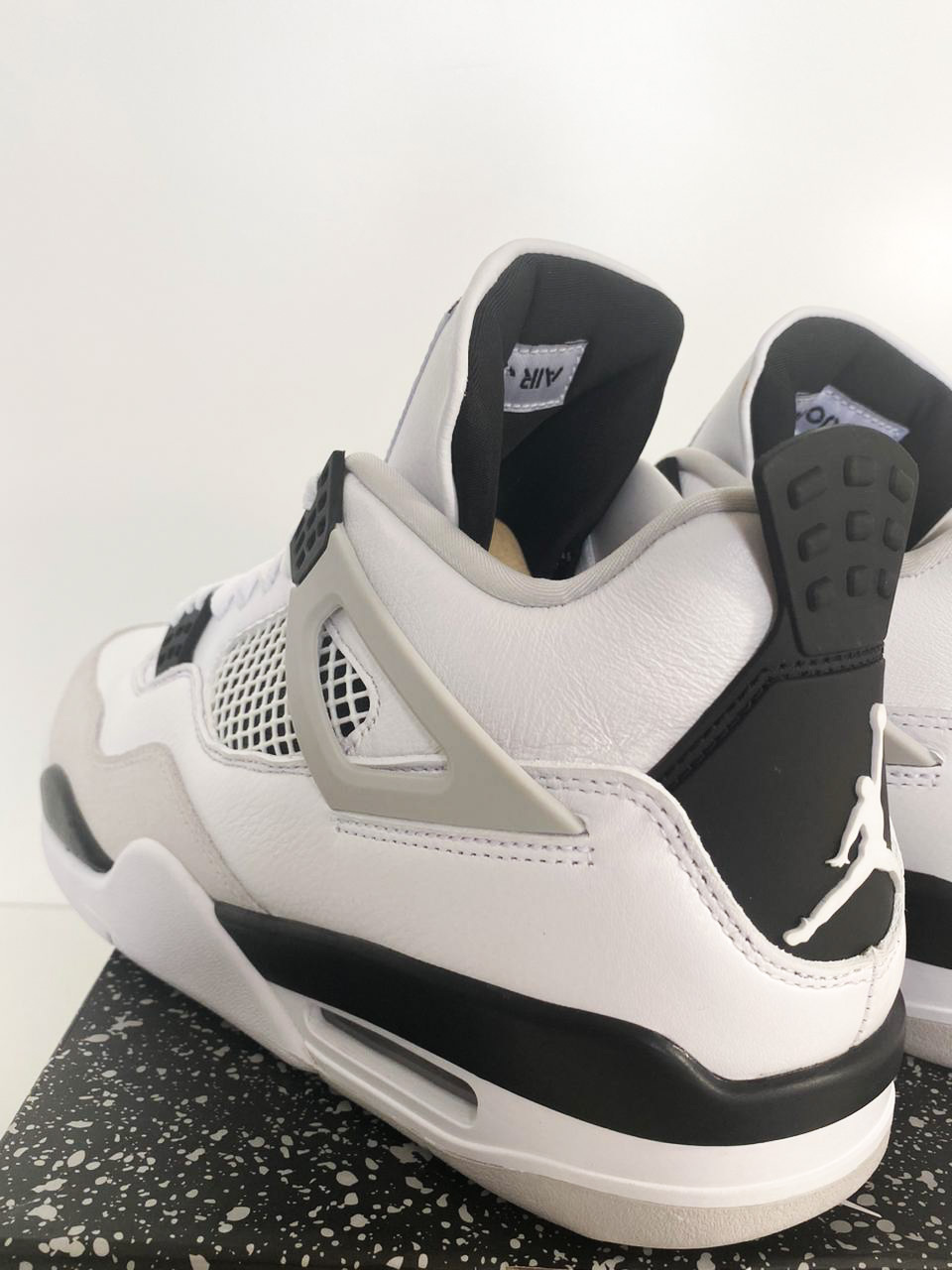 PKGoden  Jordan 4 Retro Military Black, DH6927-111 review Nikolas 03