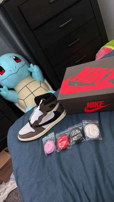 PKGoden   Air Jordan 1  Retro High Travis Scott SP34, CD4487-100  review Gustavo Montiel 00