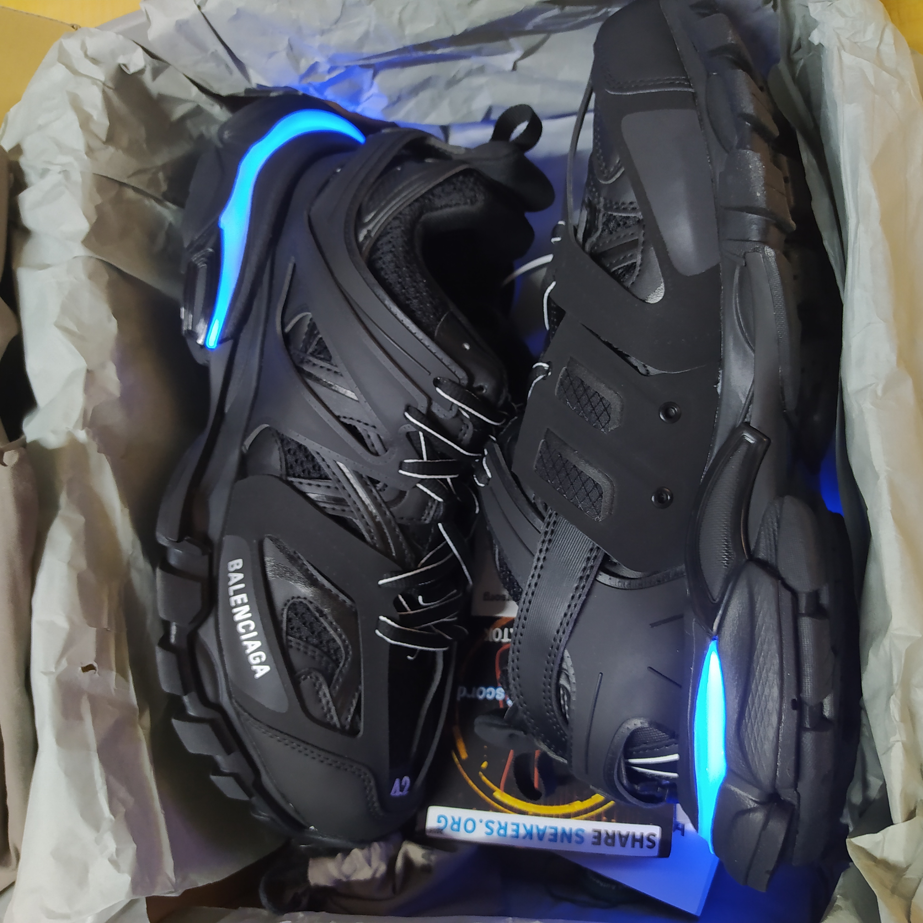 PKGoden Balenciaga Track LED Tess S.Black 555032 W1GB7 1000  review SS 02