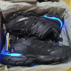 PKGoden Balenciaga Track LED Tess S.Black 555032 W1GB7 1000  review SS 03