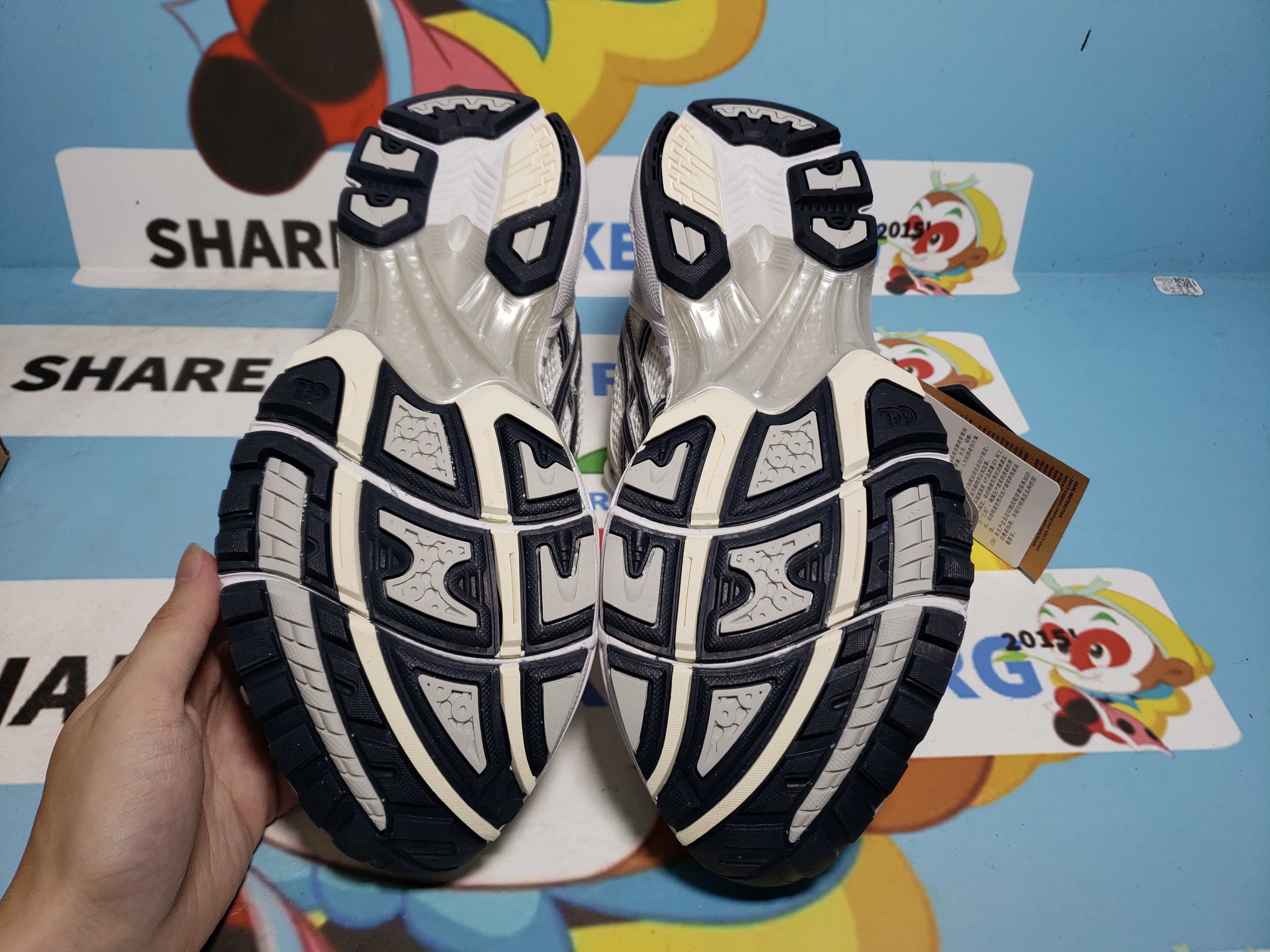 POP  ASICS Gel-Kayano 14 White Midnight 1202A056-109 review SS 04