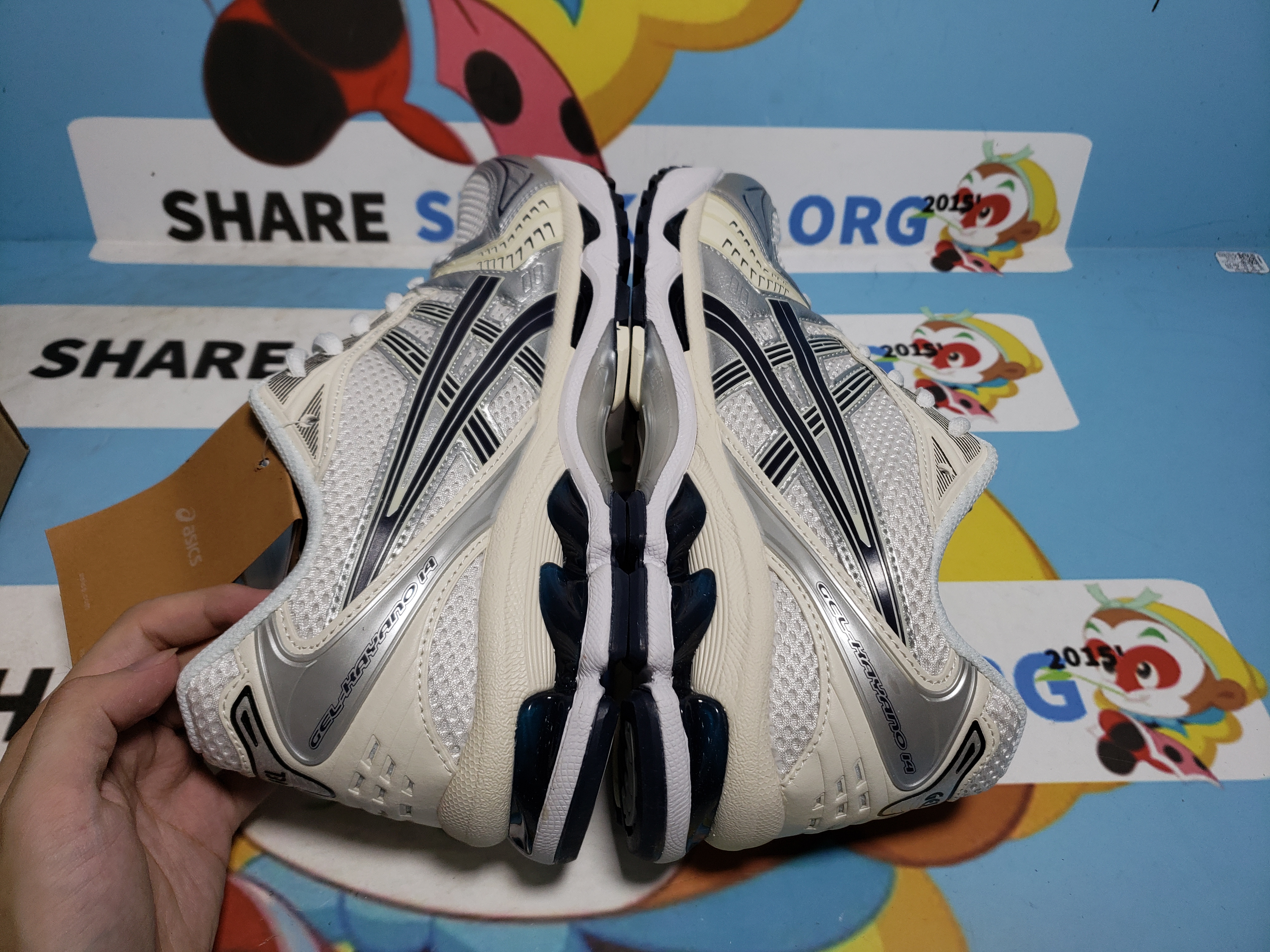 POP  ASICS Gel-Kayano 14 White Midnight 1202A056-109 review SS 05