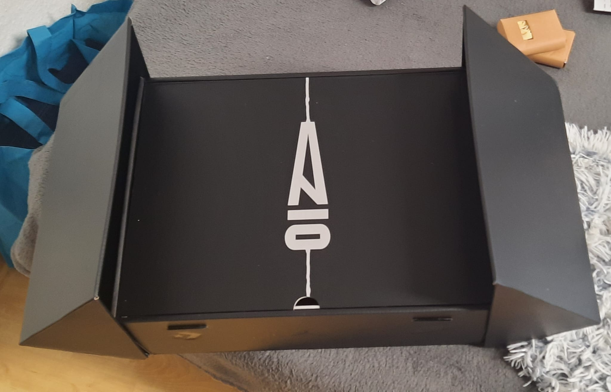 POP  A Ma Maniére x Air Jordan 4 Retro Fossil Stone FZ4810-200  review Kian 02