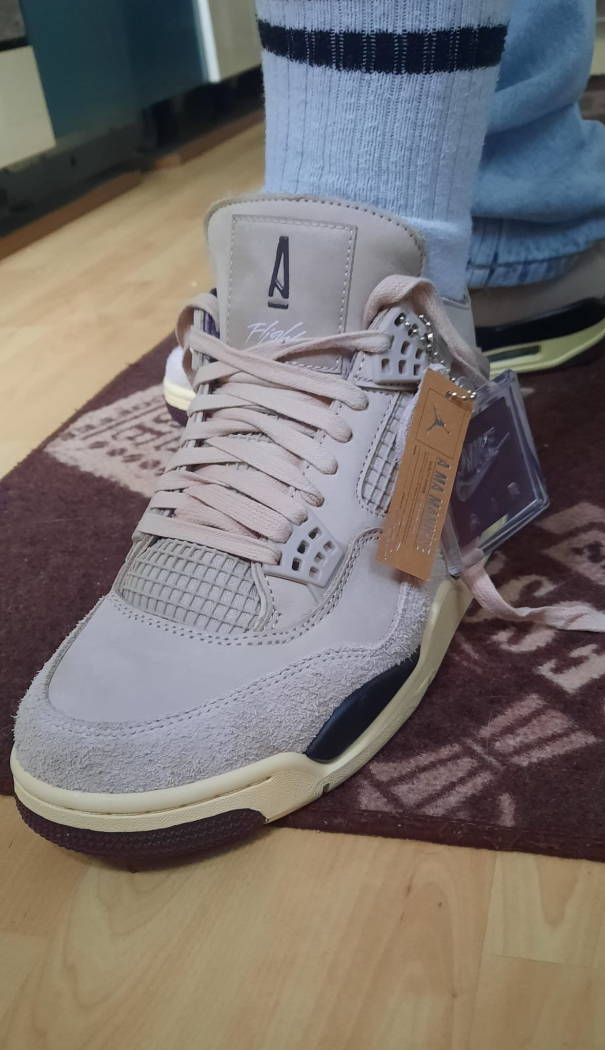 POP  A Ma Maniére x Air Jordan 4 Retro Fossil Stone FZ4810-200  review Kian 05