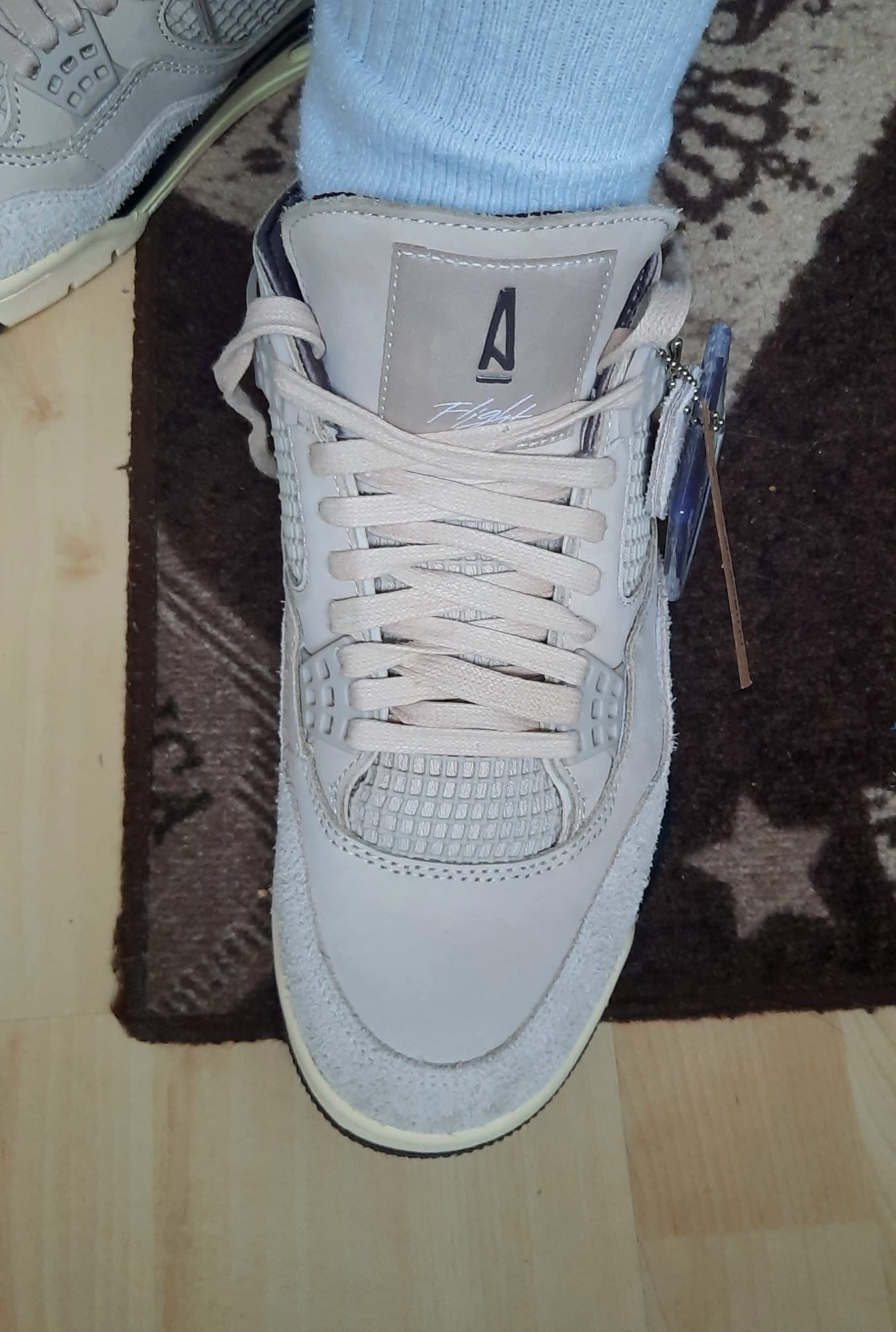 POP  A Ma Maniére x Air Jordan 4 Retro Fossil Stone FZ4810-200  review Kian 04