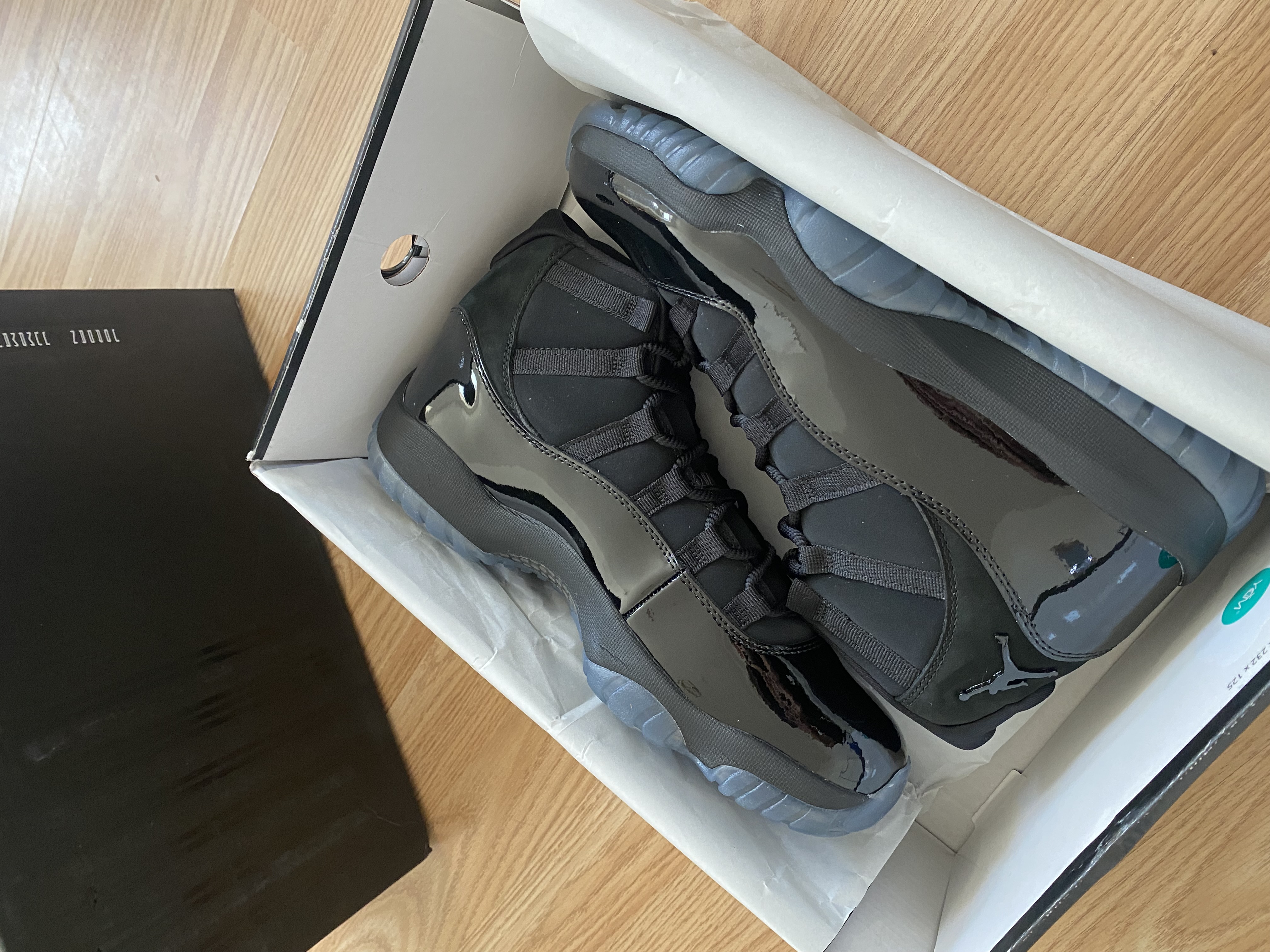 PKGoden Jordan 11 Retro Cap and Gown, 378037-005 review Vlad