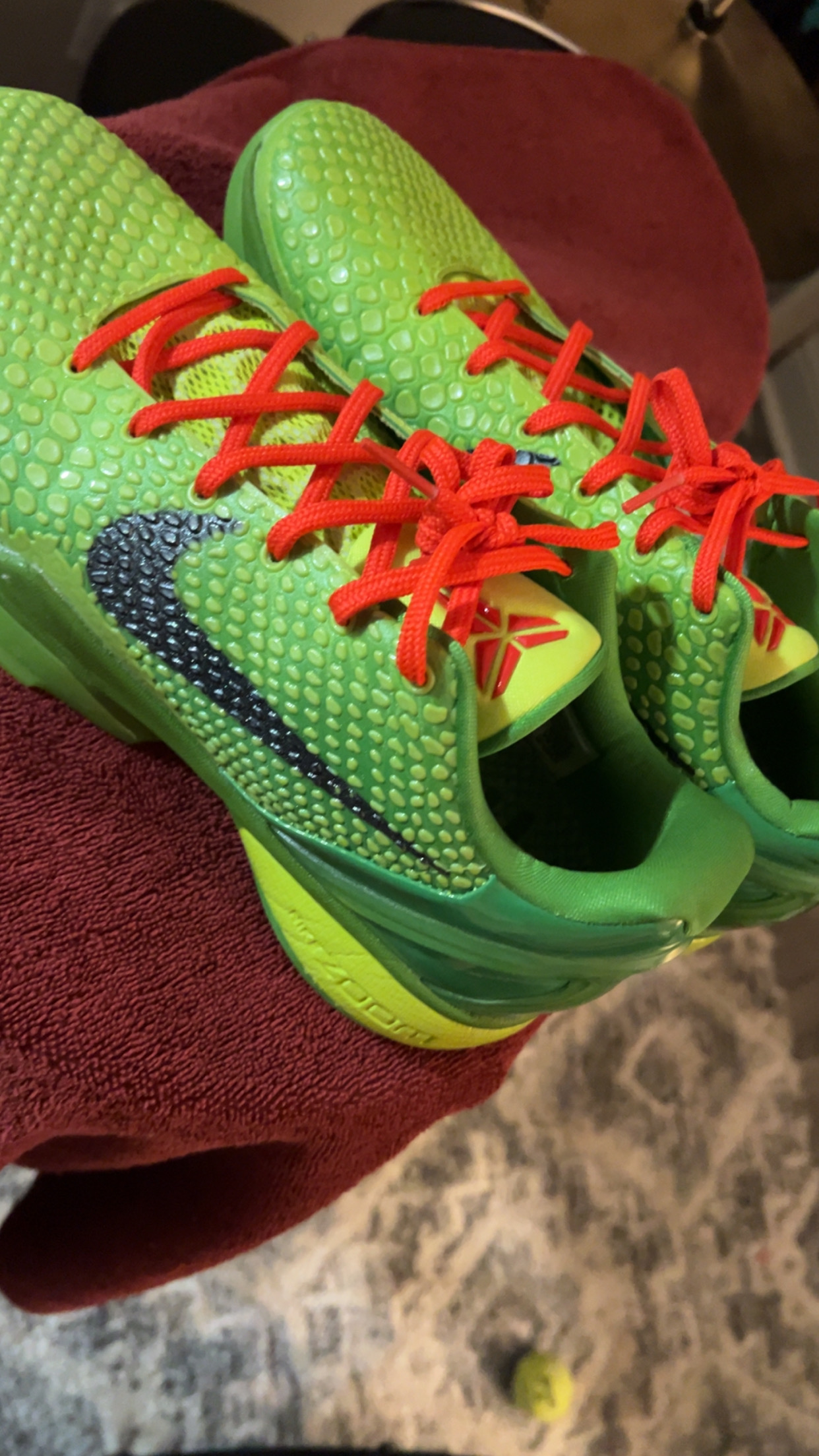 PKGoden Kobe 6 Protro Grinch  CW2190-300 review Helyan Espinoza 01