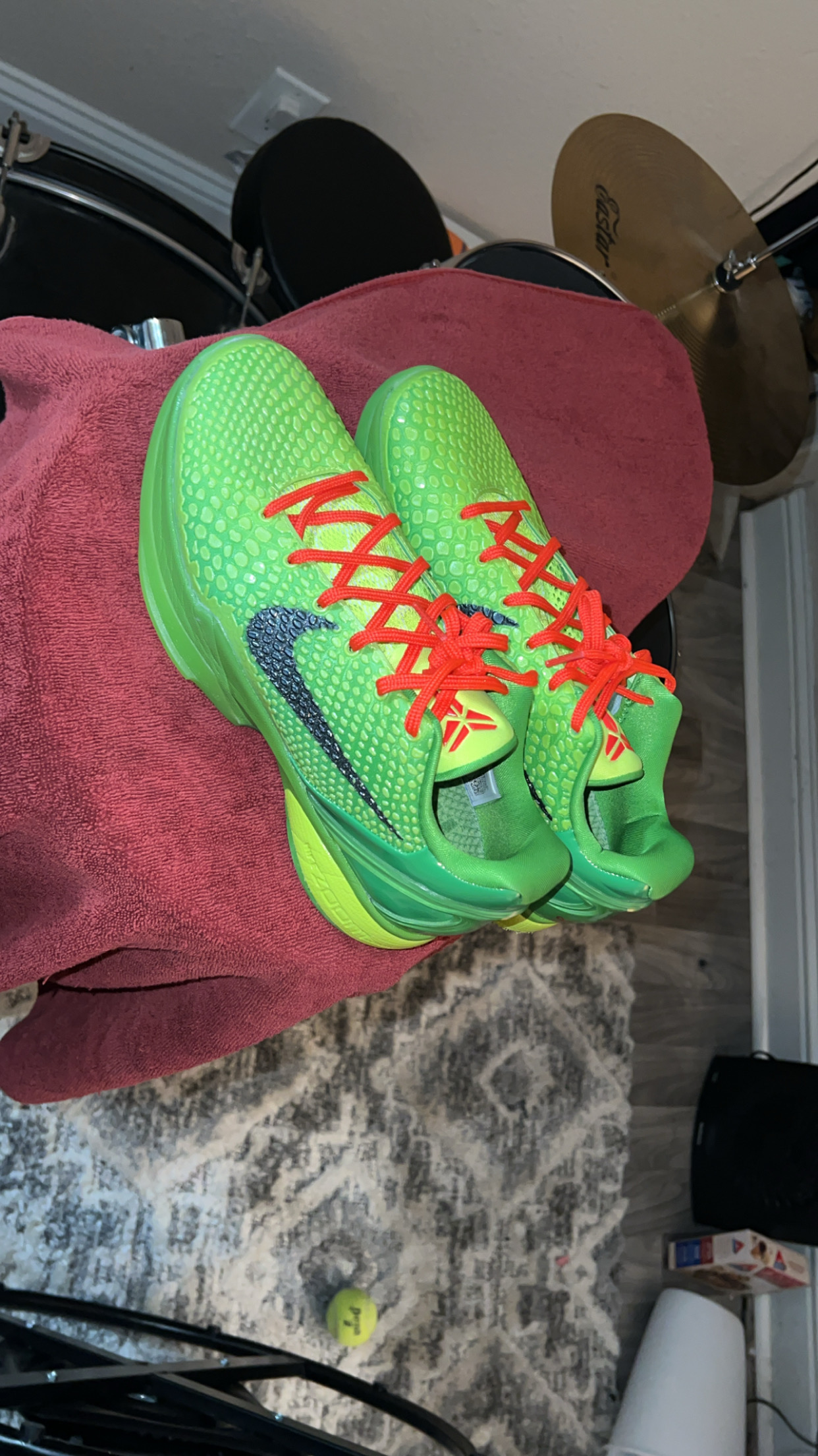 PKGoden Kobe 6 Protro Grinch  CW2190-300 review Helyan Espinoza 03