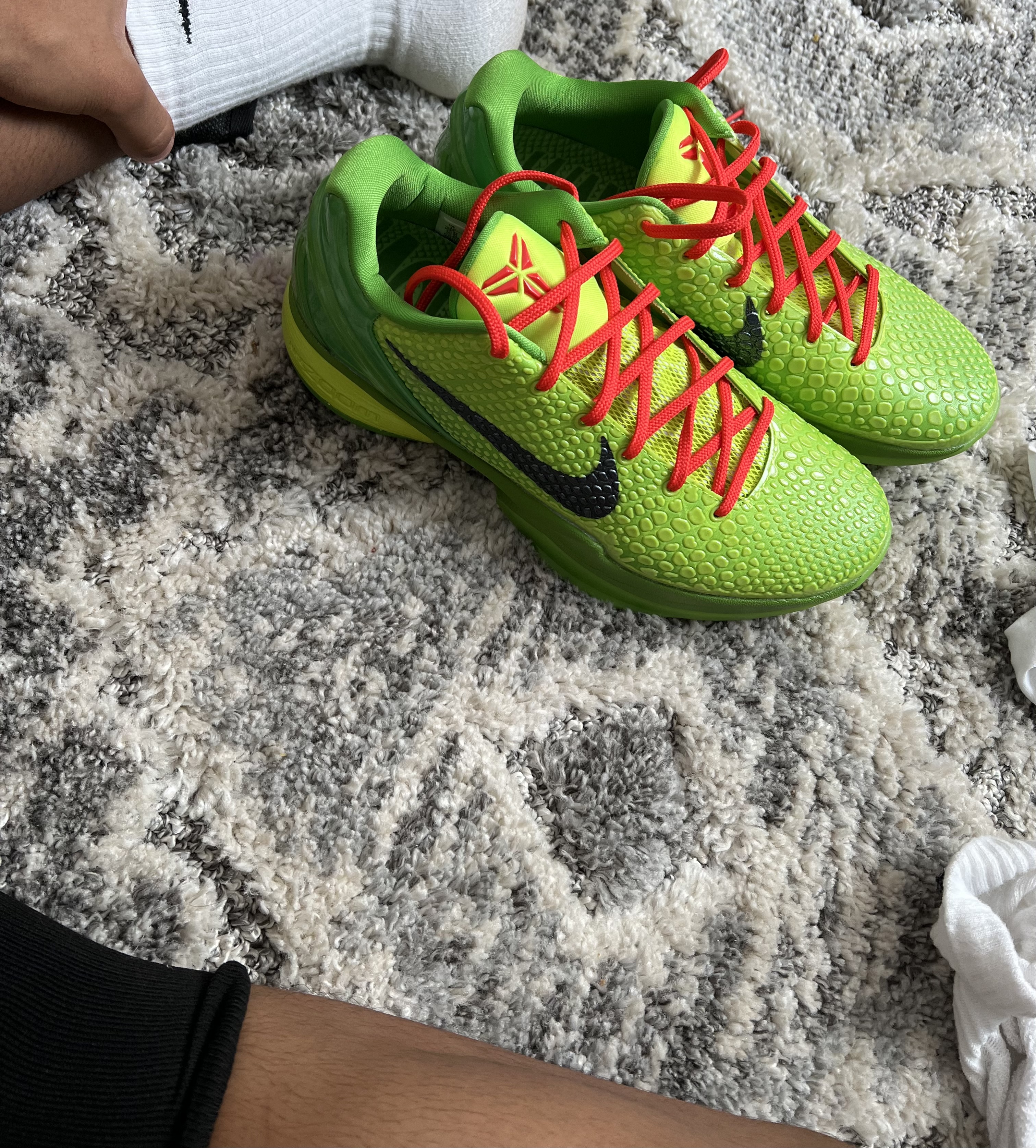 PKGoden Kobe 6 Protro Grinch  CW2190-300 review Helyan Espinoza 04